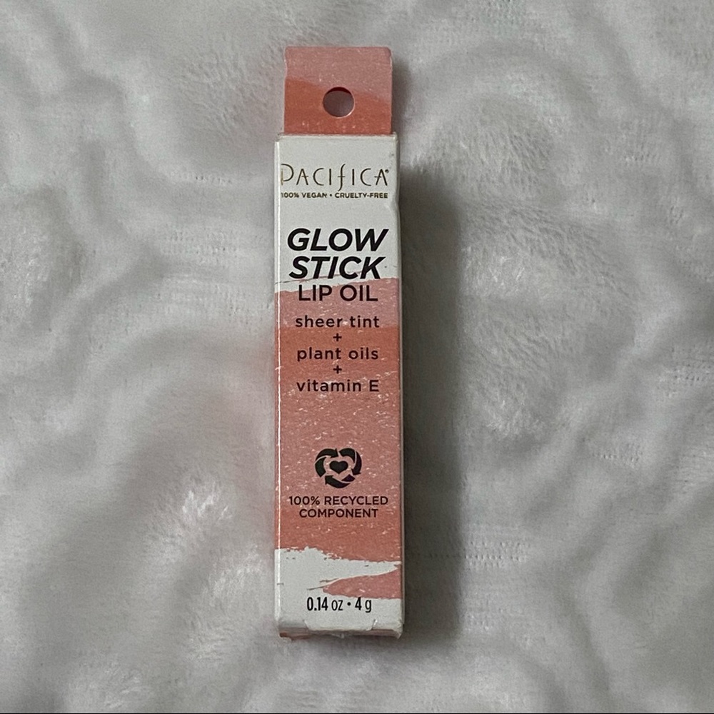 NEW! Pacifica Glow Stick Sheer Tinted Lip Oil - new in box - Picture 3 of 3